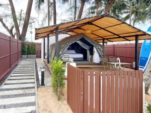 Sichon Glamping Resort, Beachfront