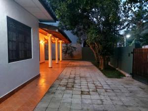 Blue Wave Madiha guest house