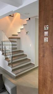 Sobrado com Arcondicionado e Wi-Fi Grátis em Coroados Guaratuba