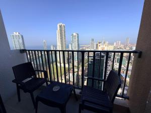 Tri-Zen Colombo 2 - 38th Floor Luxury Apartment with City Skyline Views & Rooftop Pool