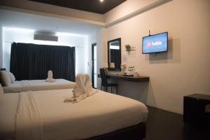 Azz Hotel