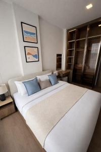 2BR Apartment, 10-Min Walk to the Beach