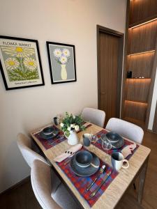 2BR Apartment, 10-Min Walk to the Beach