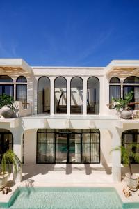 Luxury 6BR Villa with private pool