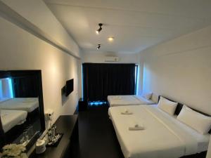 Azz Hotel