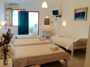Manos Studios Myconos Greece