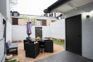 Hidden Gem with backyard near CBD, Airport, SCG, Allianz Stadium