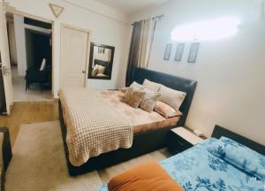 3 BHK Condo For Family On Manali Expressway