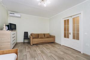 Standard 2-bd Apartment Illinska Street