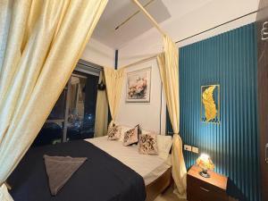 Luxurious 1BHK Apartment Sector 75 Noida with Balcony