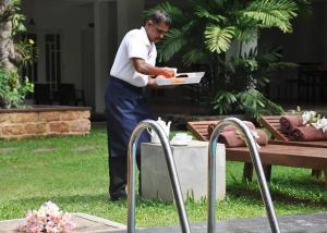 Airport city hub hotel by Leeads