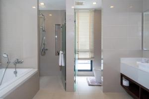 Lux Laguna Park 5 bedroom rooftop pool