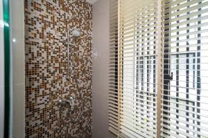 Lux Laguna Park 5 bedroom rooftop pool