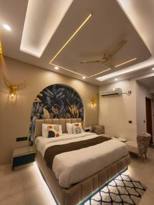 Cozycostays 65Inch TV Omaxe hazratganj