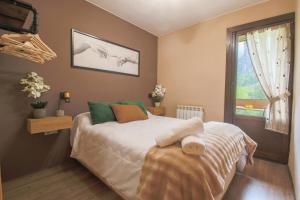 Suite Vistas Únicas a Ordesa y MontePerdido - Piscinas - Barbacoa