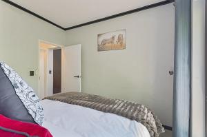 Zalari Loft B, Nature-Inspired 2 Bed Loft, Paulshof, Sandton