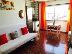 Apartament with Balcony and Sea View