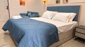 Modern Studio Near Bombay Hospital Pool & Balcony #925