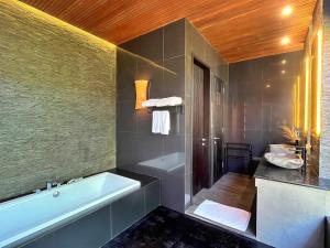 Villa Nishiki 5-Bedroom Private Villa in Seminyak