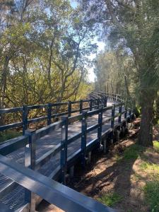 Swansea Peninsula Family Accommodation Full House