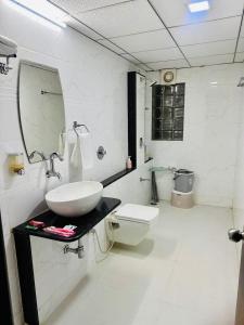 Navyug Home4BHK VillaNashikSpacious Parking
