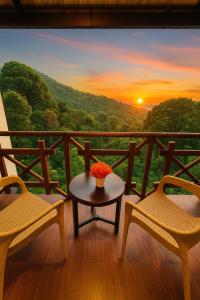 Munnar Tea Estate Cottage and Resort - Away From City Hustle