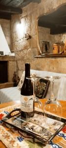 LA CHASCONA DI FARNESE casa di tufo nel borgo