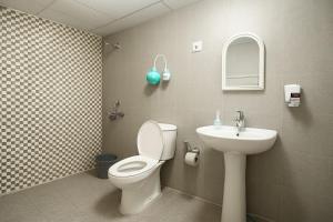 Couple friendly room with ac, comfy bed and private window view