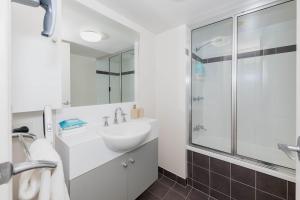 CBD Apartment River Views Pool & Parking in Townsville