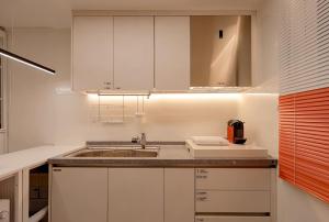 Hip Mangwon Stay in Seoul Hongdea Mangwon World Cup Market 1 minute walk Manglidanggil Local food Cafes