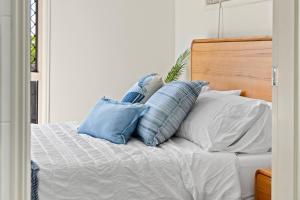 Family & Pet Friendly Coastal Parkside Stay