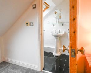 Premium Family Home with PS5 Console and Private Garden