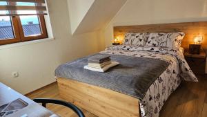 Apartman oak Nikolas lamp