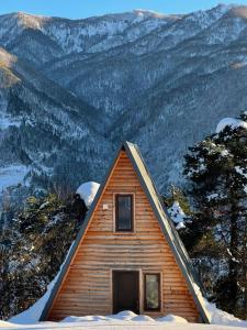 Hill House - Wine Cellar & Fishery in Varjanisi