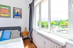 3 Rooms Together Budget Central Stay