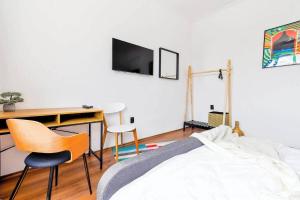 3 Rooms Together Budget Central Stay