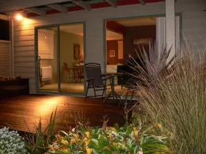 Molyneux House - New Haven