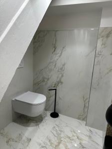 Canal View Boutique Apartment