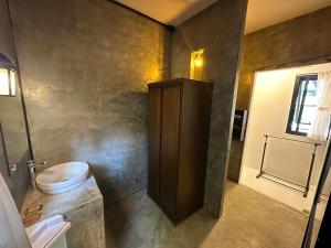 Sarapee pak-dee stay