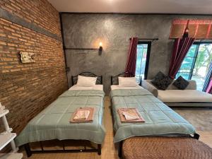 Sarapee pak-dee stay