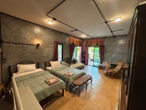 Sarapee pak-dee stay