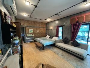 Sarapee pak-dee stay