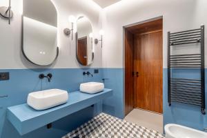 All ombra del Vaticano