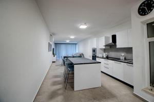 New 3 Bedroom Family Apartment with Terrace