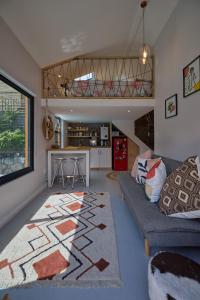 In the heart of Kommetjie, 2 minute walk to beach