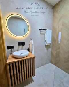 Markowicz Alpine House