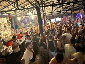 Davids Hostel & Restaurant