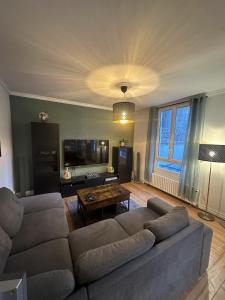 Spacious T3 centre ville Coty