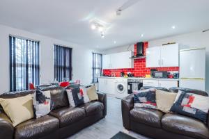 Leeds Urban Escape Bright & Spacious 3BR Stay