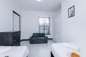 Leeds Urban Escape Bright & Spacious 3BR Stay